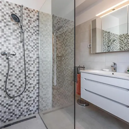 Amazing In Pula With Wifi 아파트 *