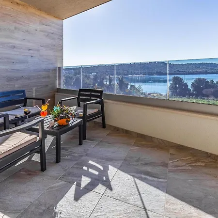 Amazing In Pula With Wifi