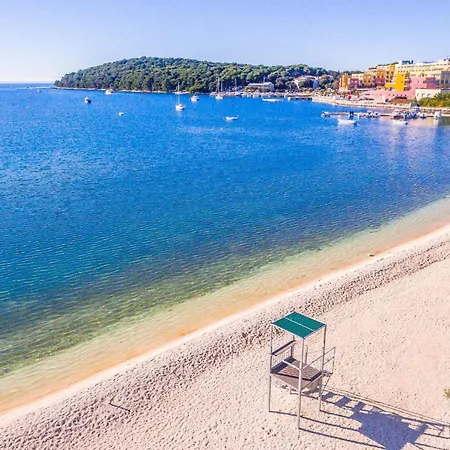 Amazing In Pula With Wifi Pula