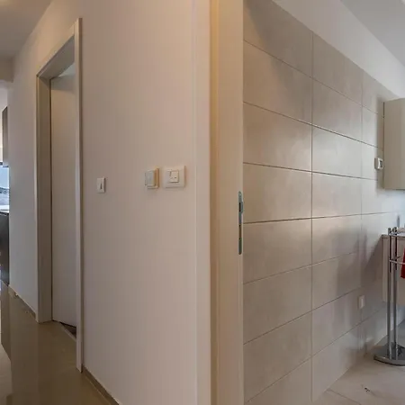 Apartman Amazing In Pula With Wifi Pula