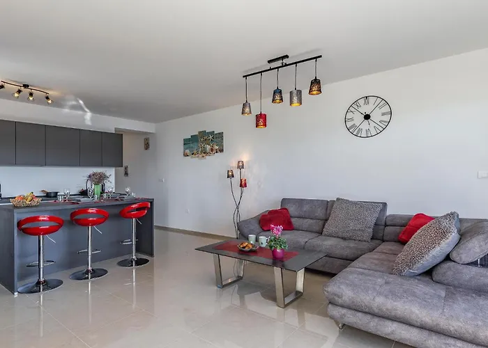 Amazing In With Wifi Apartment Pula