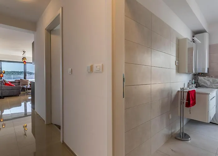 Apartamento Amazing In With Wifi Pula