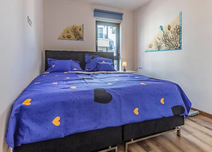 Apartamento Amazing In With Wifi Pula